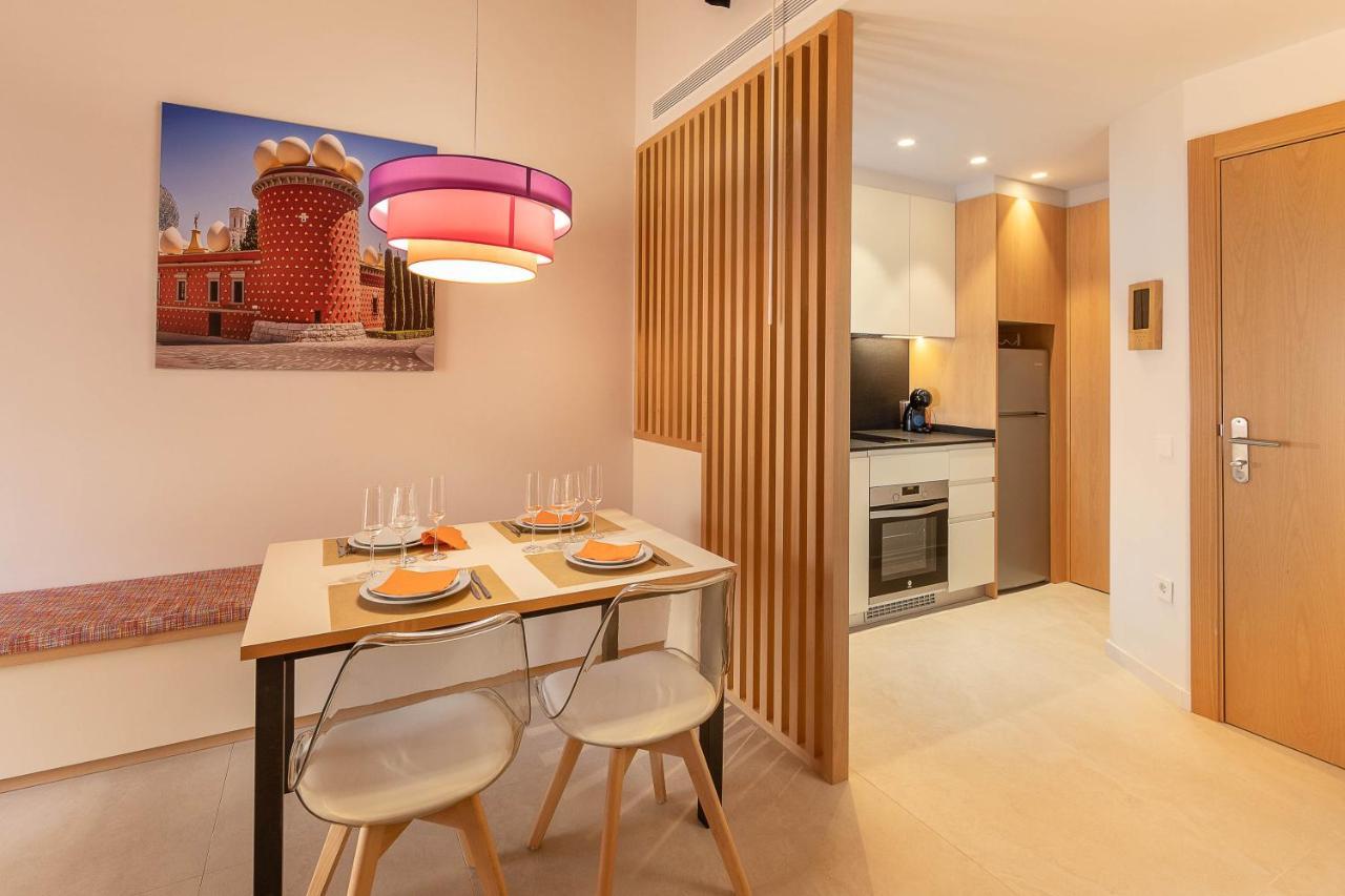 C&C Apartments Figueres  Dış mekan fotoğraf