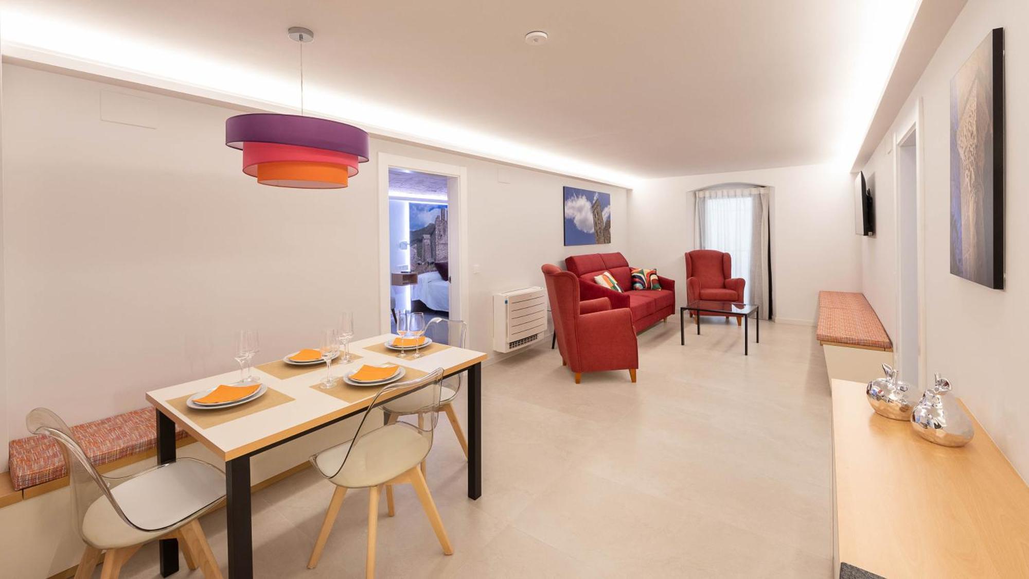 C&C Apartments Figueres  Dış mekan fotoğraf