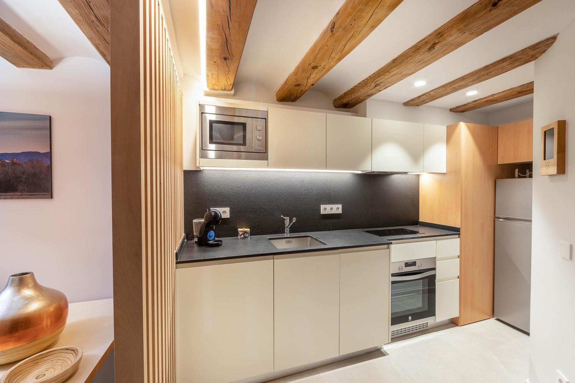 C&C Apartments Figueres  Dış mekan fotoğraf