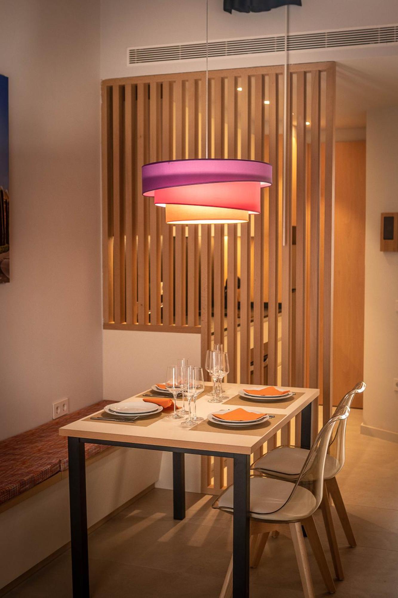 C&C Apartments Figueres  Dış mekan fotoğraf