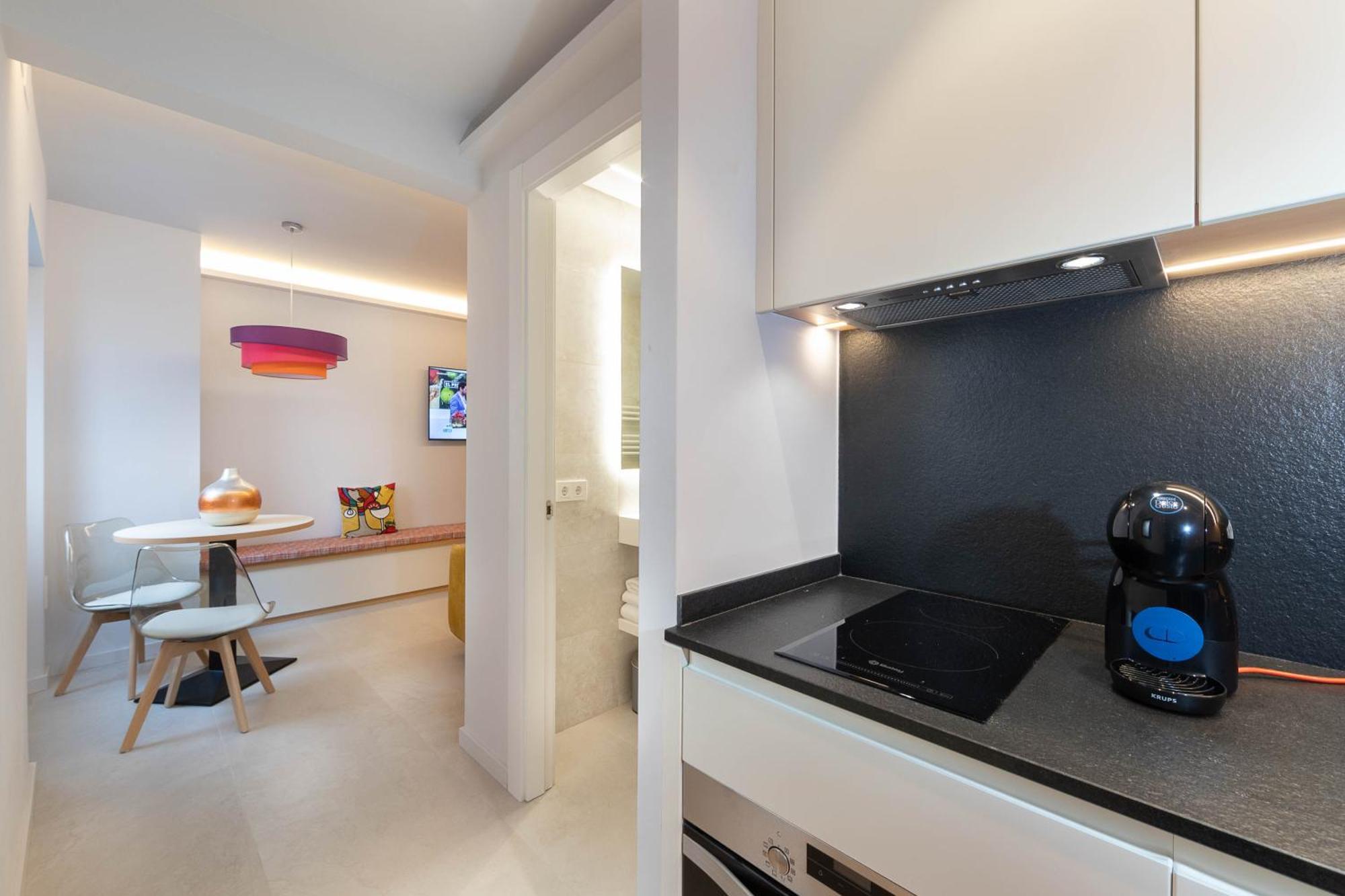 C&C Apartments Figueres  Dış mekan fotoğraf