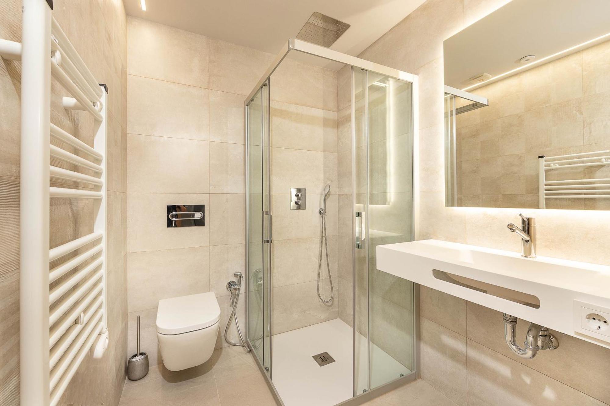 C&C Apartments Figueres  Dış mekan fotoğraf