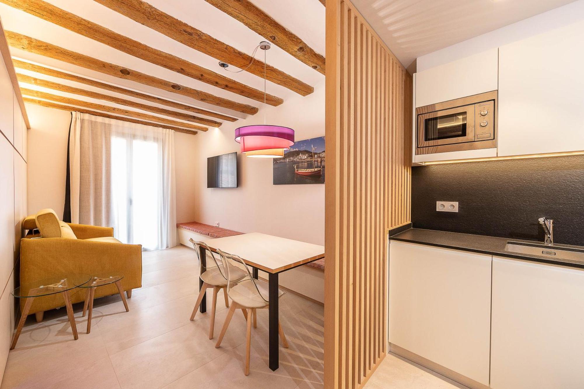 C&C Apartments Figueres  Dış mekan fotoğraf