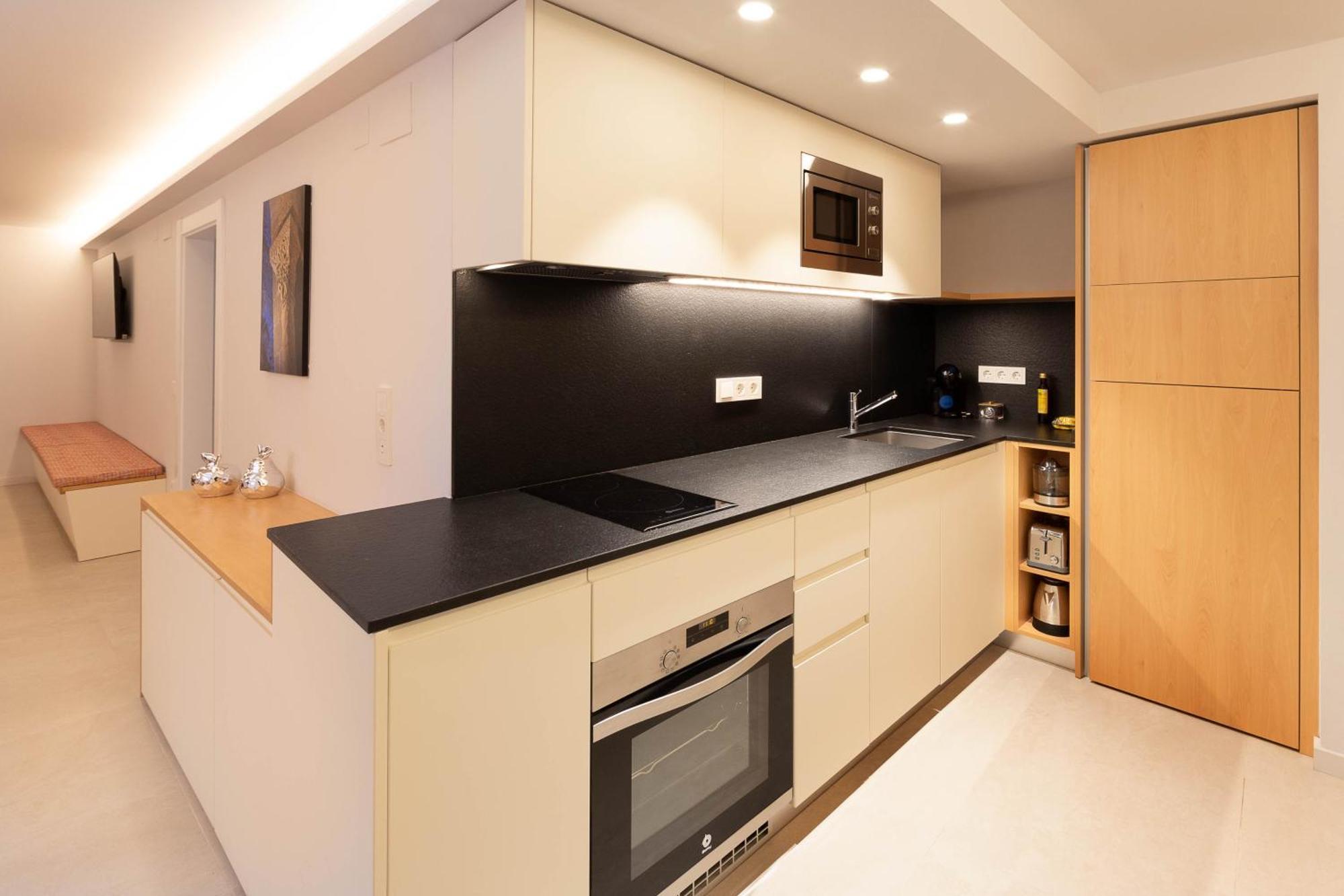 C&C Apartments Figueres  Dış mekan fotoğraf