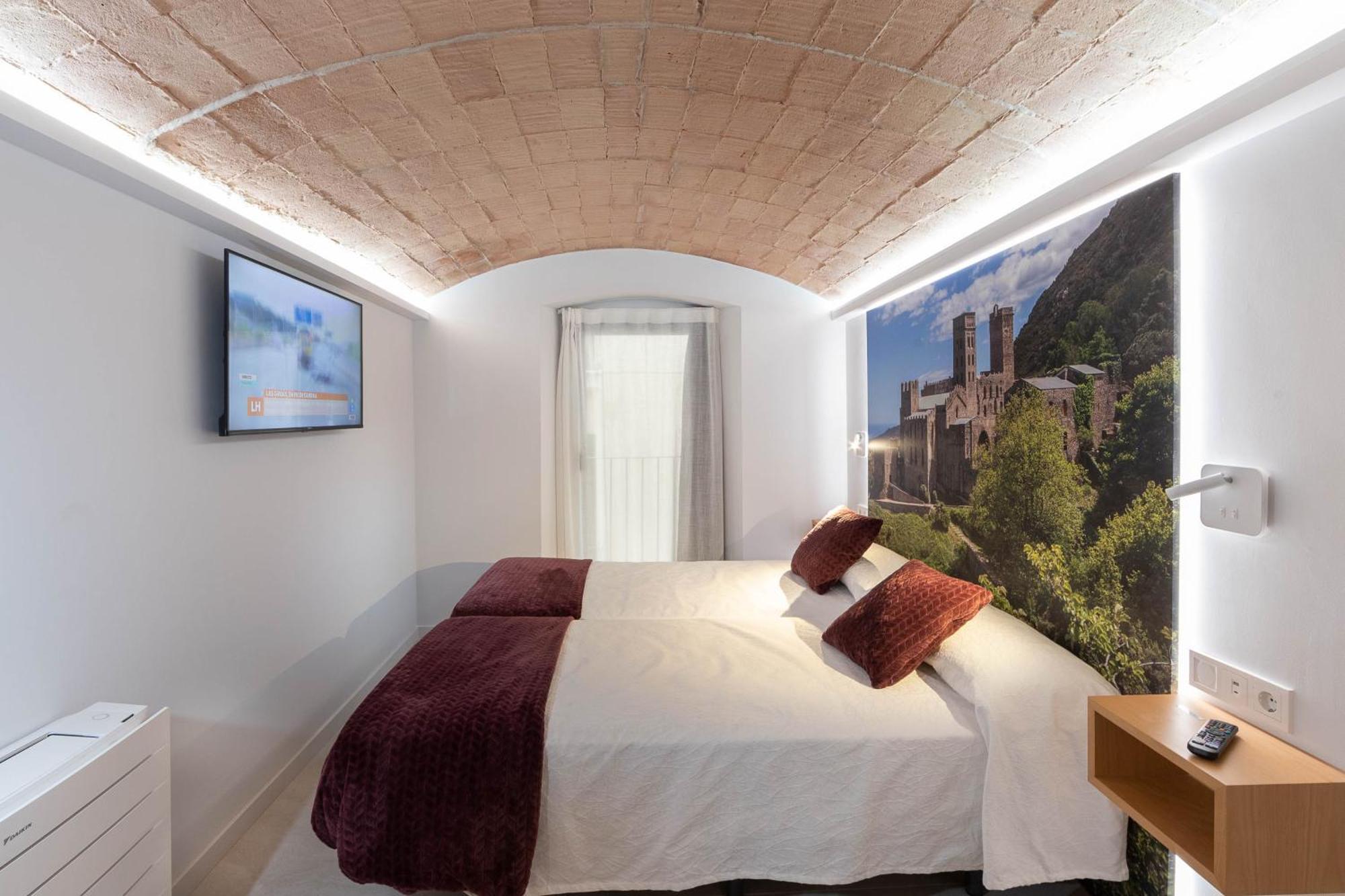 C&C Apartments Figueres  Dış mekan fotoğraf
