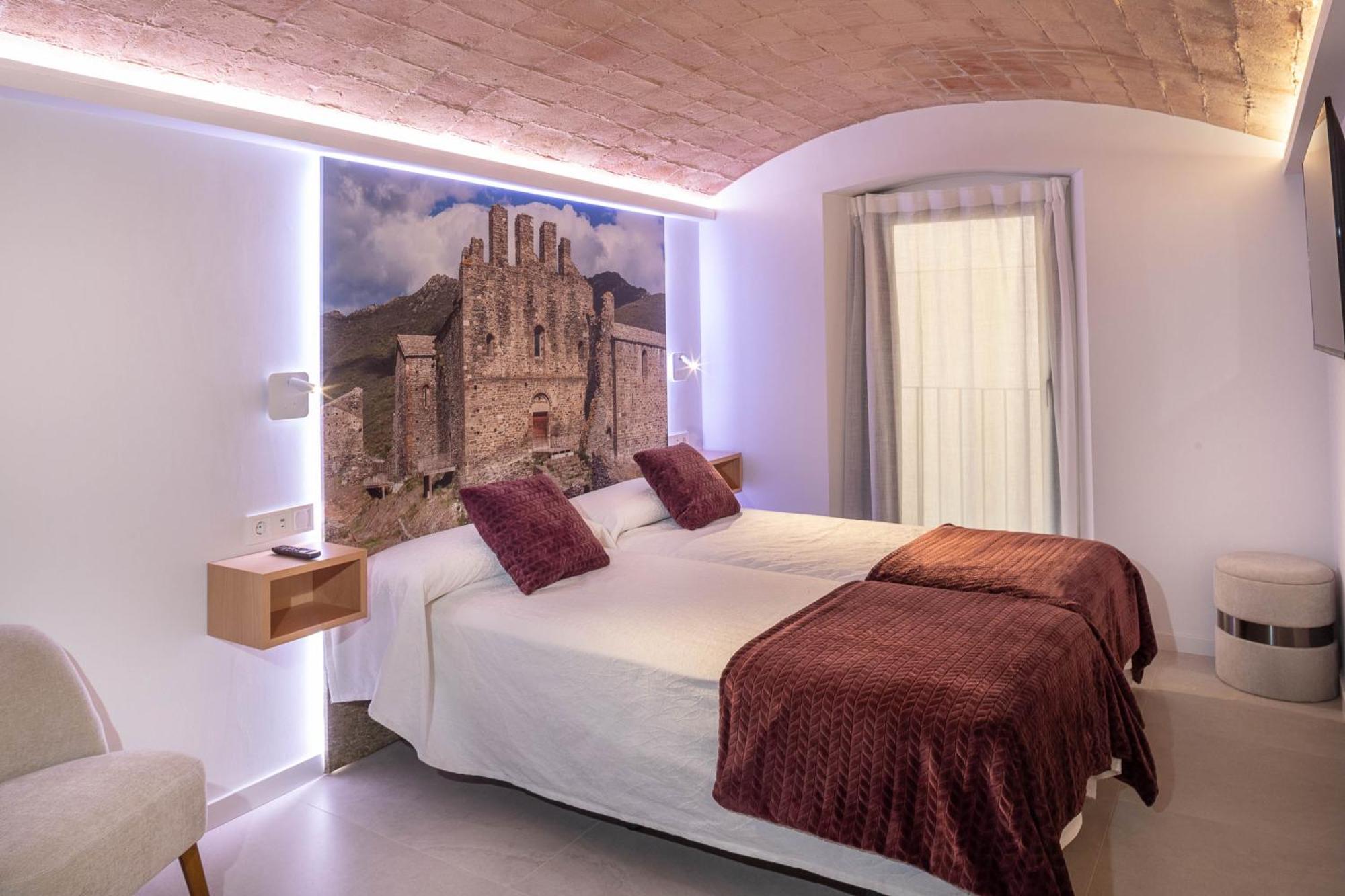 C&C Apartments Figueres  Dış mekan fotoğraf
