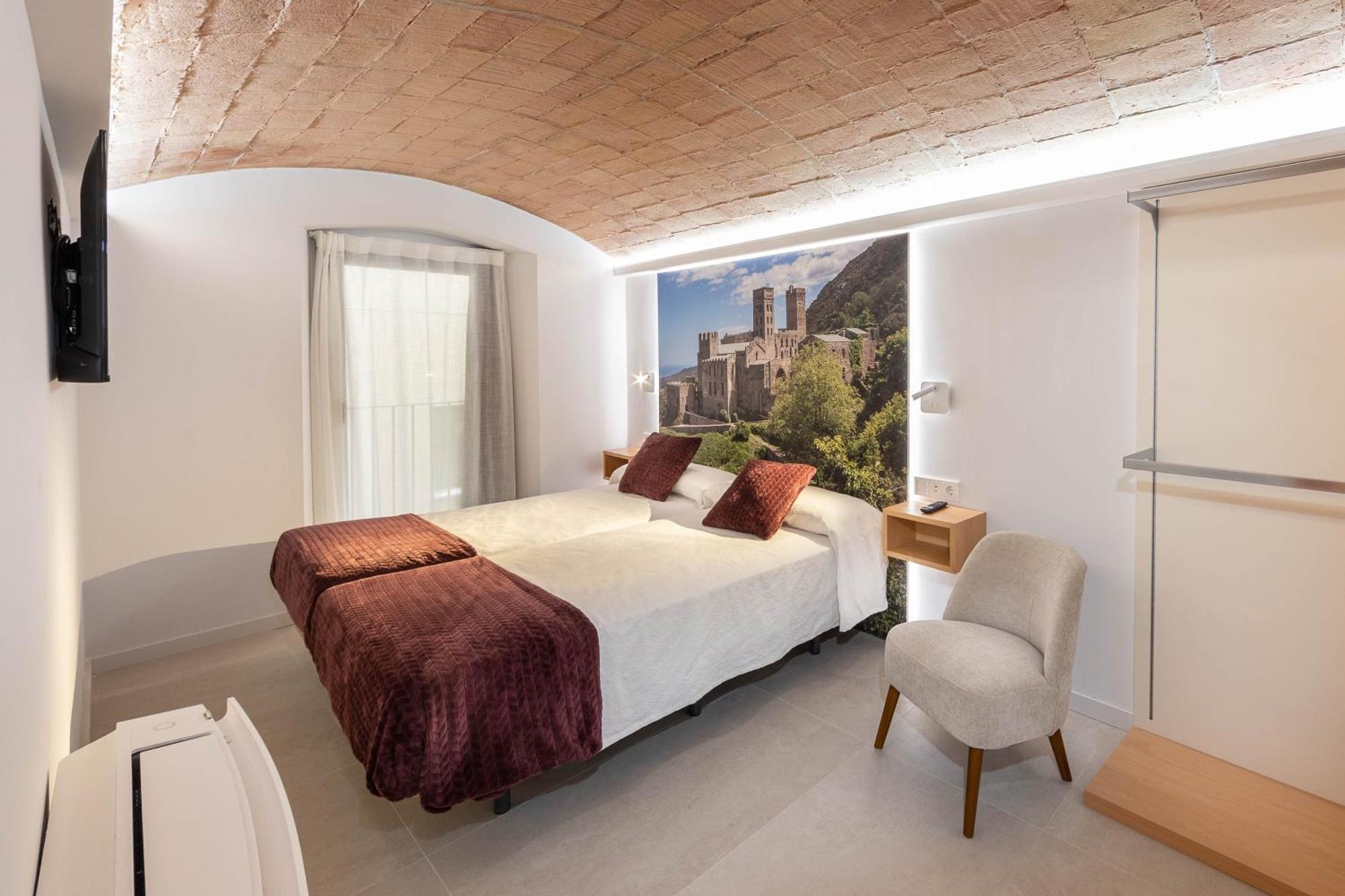 C&C Apartments Figueres  Dış mekan fotoğraf
